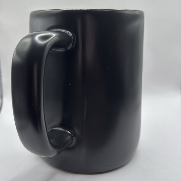 Rae Dunn ‘MOM' Mug - black with white. Perfect condition - Picture 3 of 5